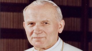 (fot. domena publiczna/oficjalny portret Jana Pawła II z końca lat 70. XX wieku)